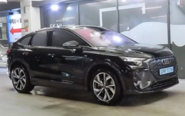 수원경차중고 Q4 e-트론 40 스포트백 프리미엄 매물 사진 13 - 2024/07 19,501km