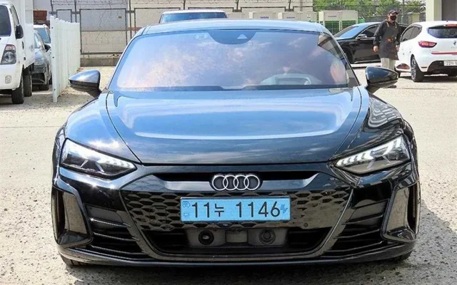 수원경차중고 e-트론 GT GT 콰트로 프리미엄 매물 사진 12 - 2022/04 63,818km